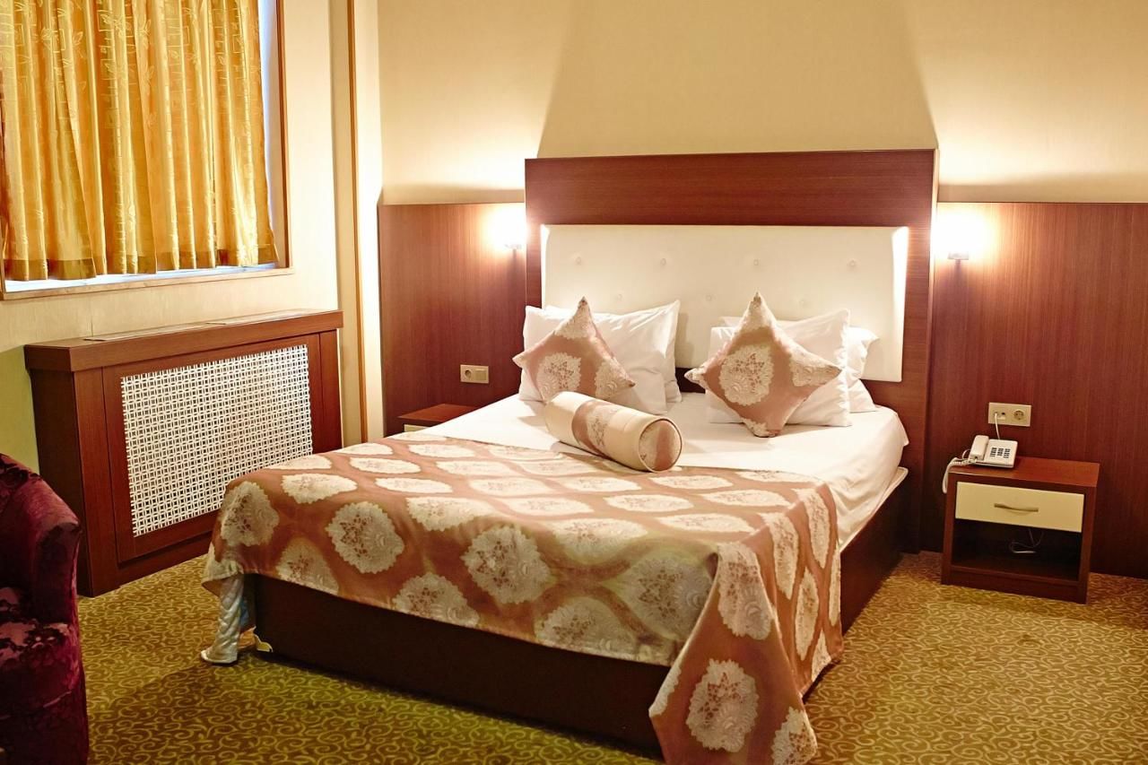 Отель Grand Nakhchivan Hotel Нахичевань