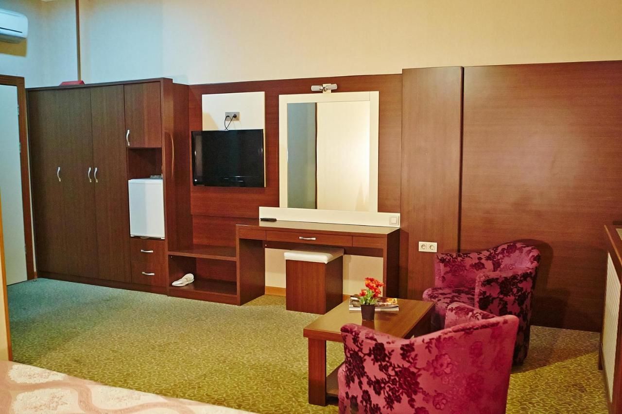 Отель Grand Nakhchivan Hotel Нахичевань