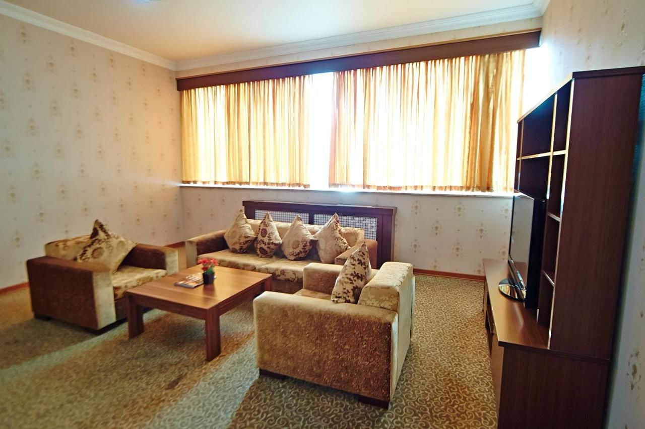 Отель Grand Nakhchivan Hotel Нахичевань