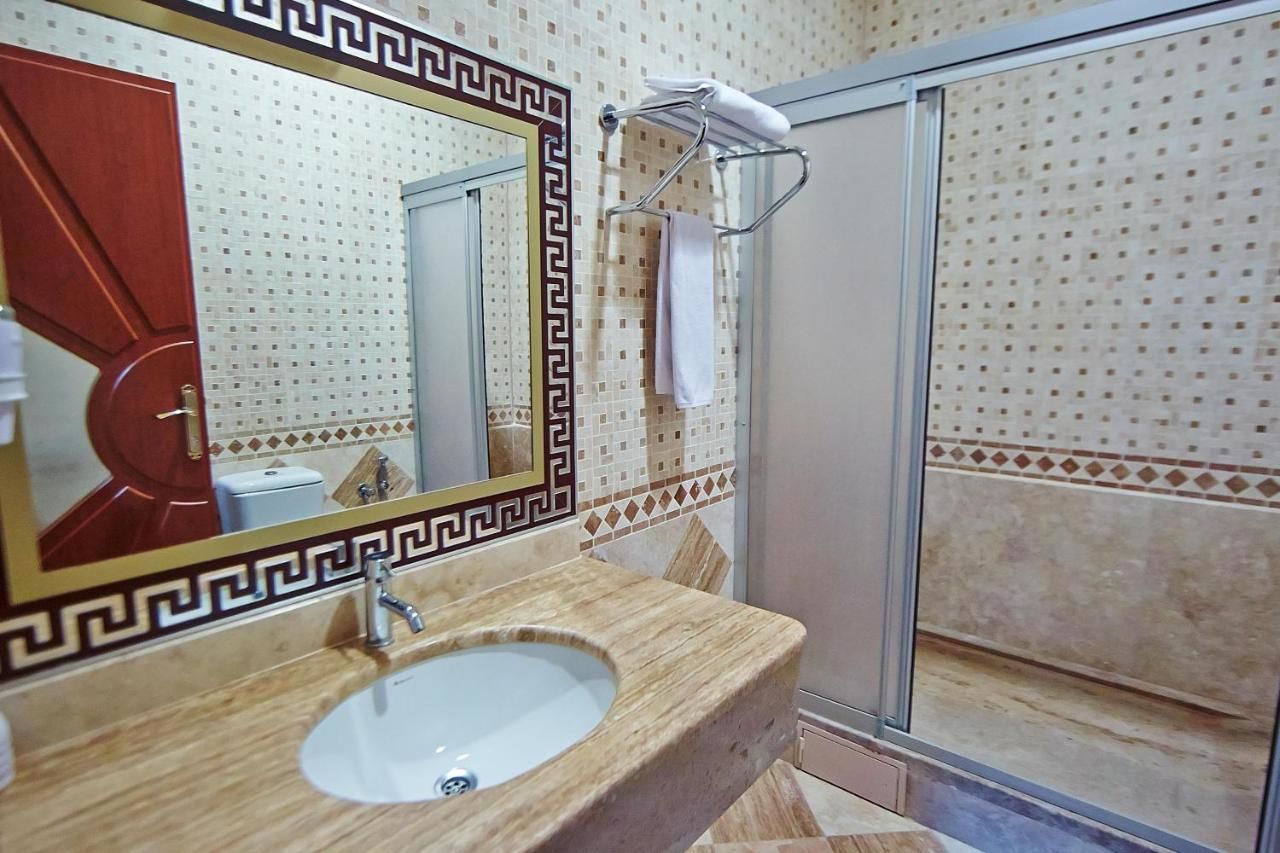 Отель Grand Nakhchivan Hotel Нахичевань-23