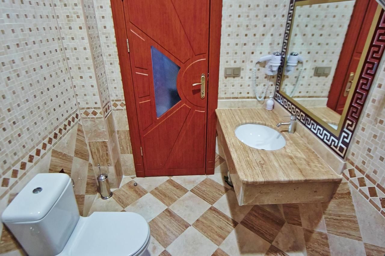 Отель Grand Nakhchivan Hotel Нахичевань-25