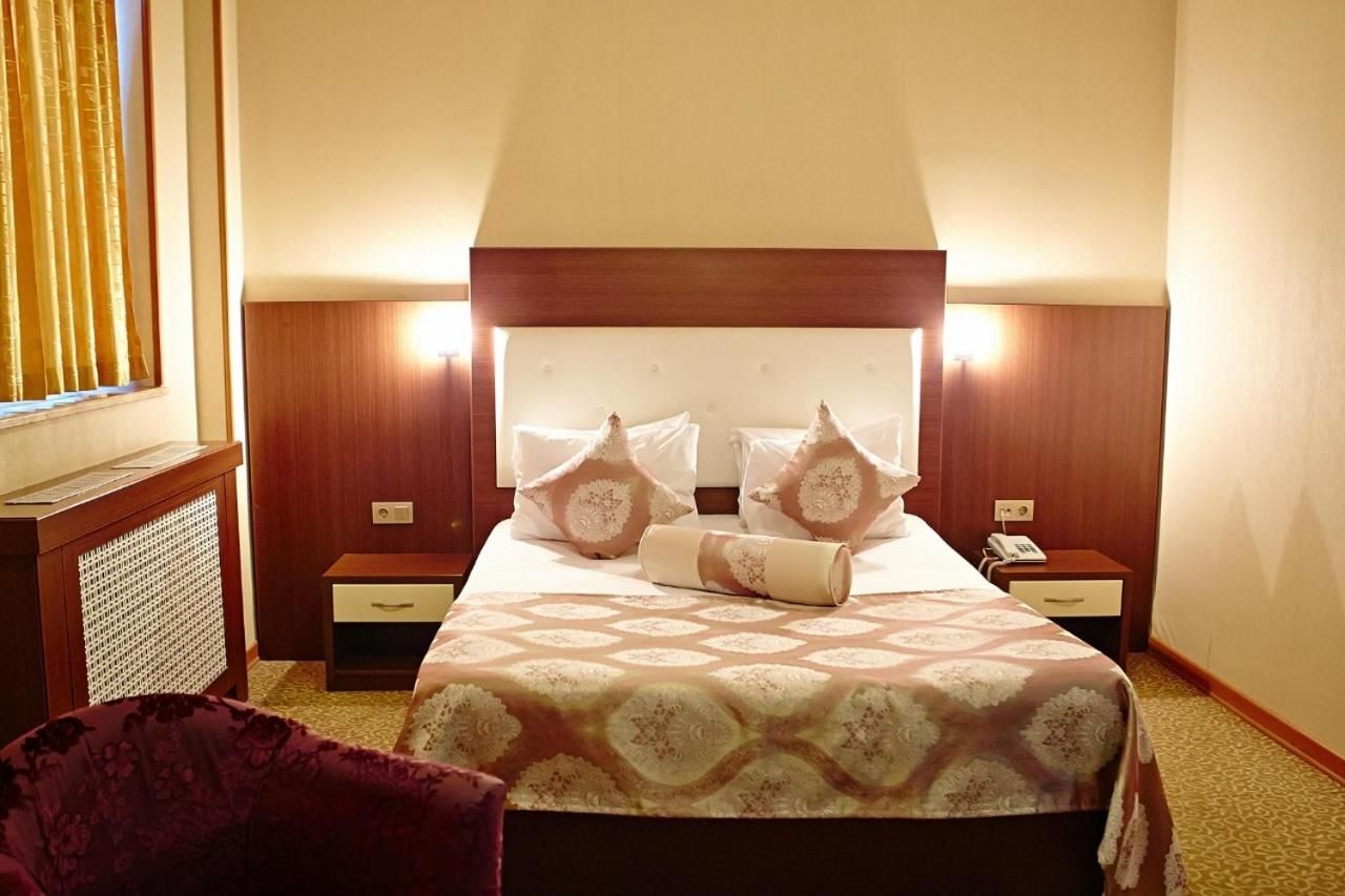 Отель Grand Nakhchivan Hotel Нахичевань