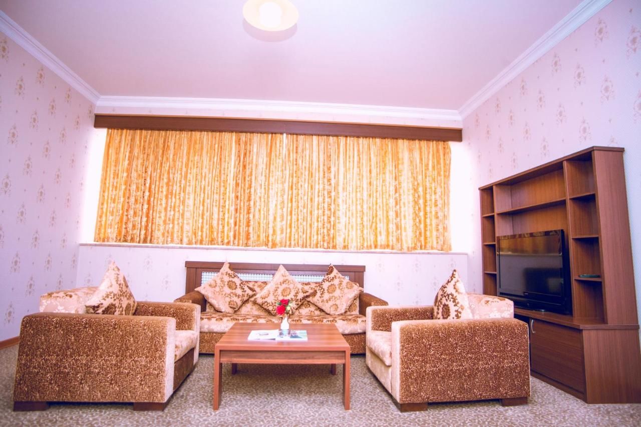 Отель Grand Nakhchivan Hotel Нахичевань