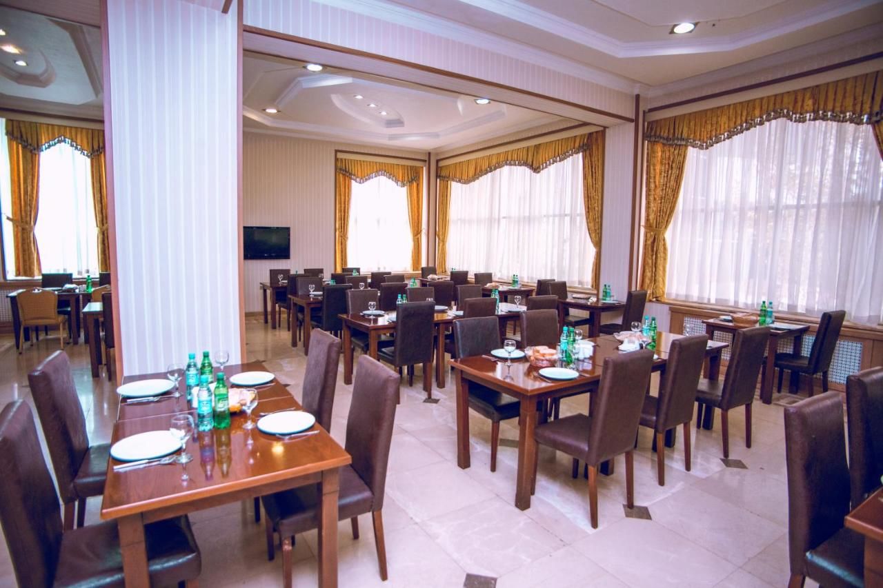 Отель Grand Nakhchivan Hotel Нахичевань-45